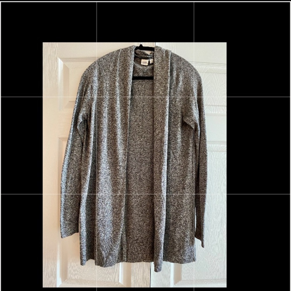 Grey thin sweater jacket